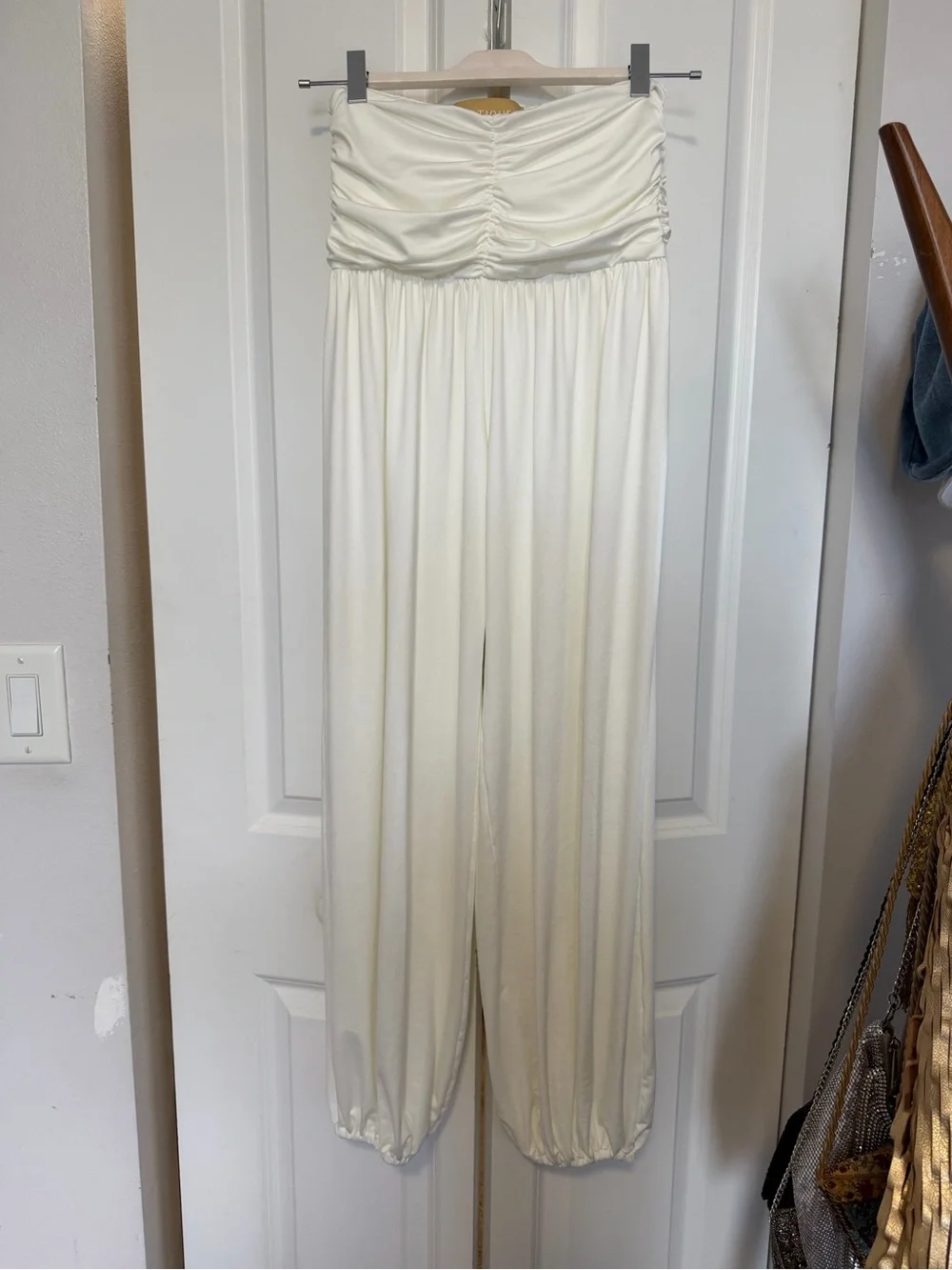 Patique White Ruched jersey pants